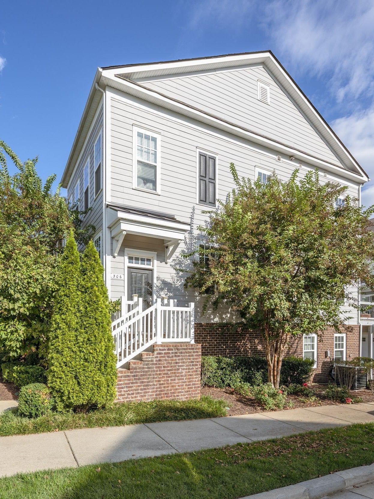 306 Kara Ln
