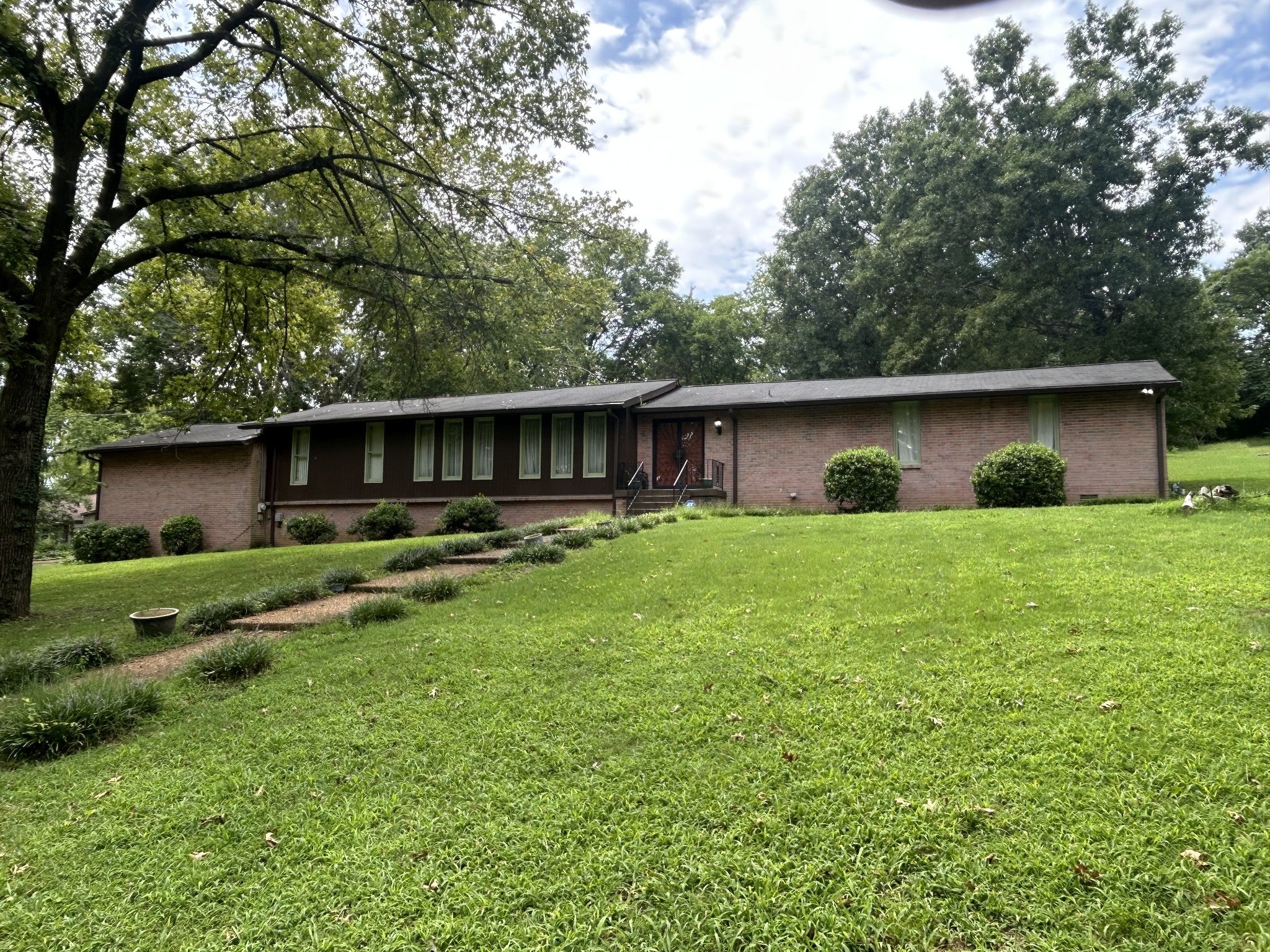 3-bed listing at 4321 Setters Rd, Nashville