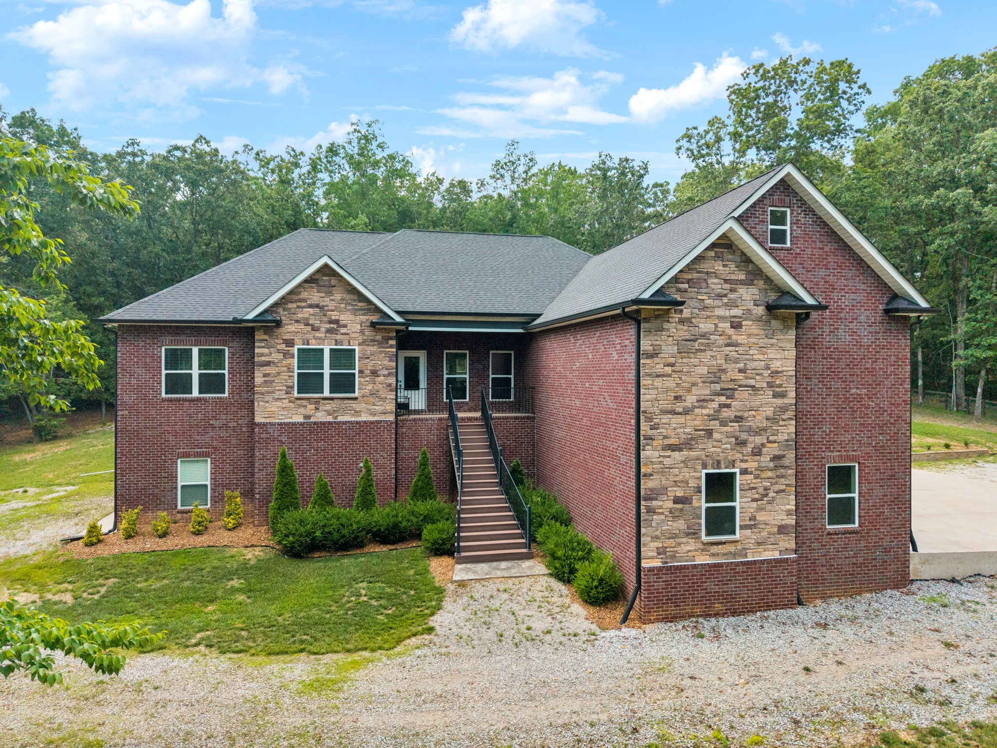 121 Regency Ln
