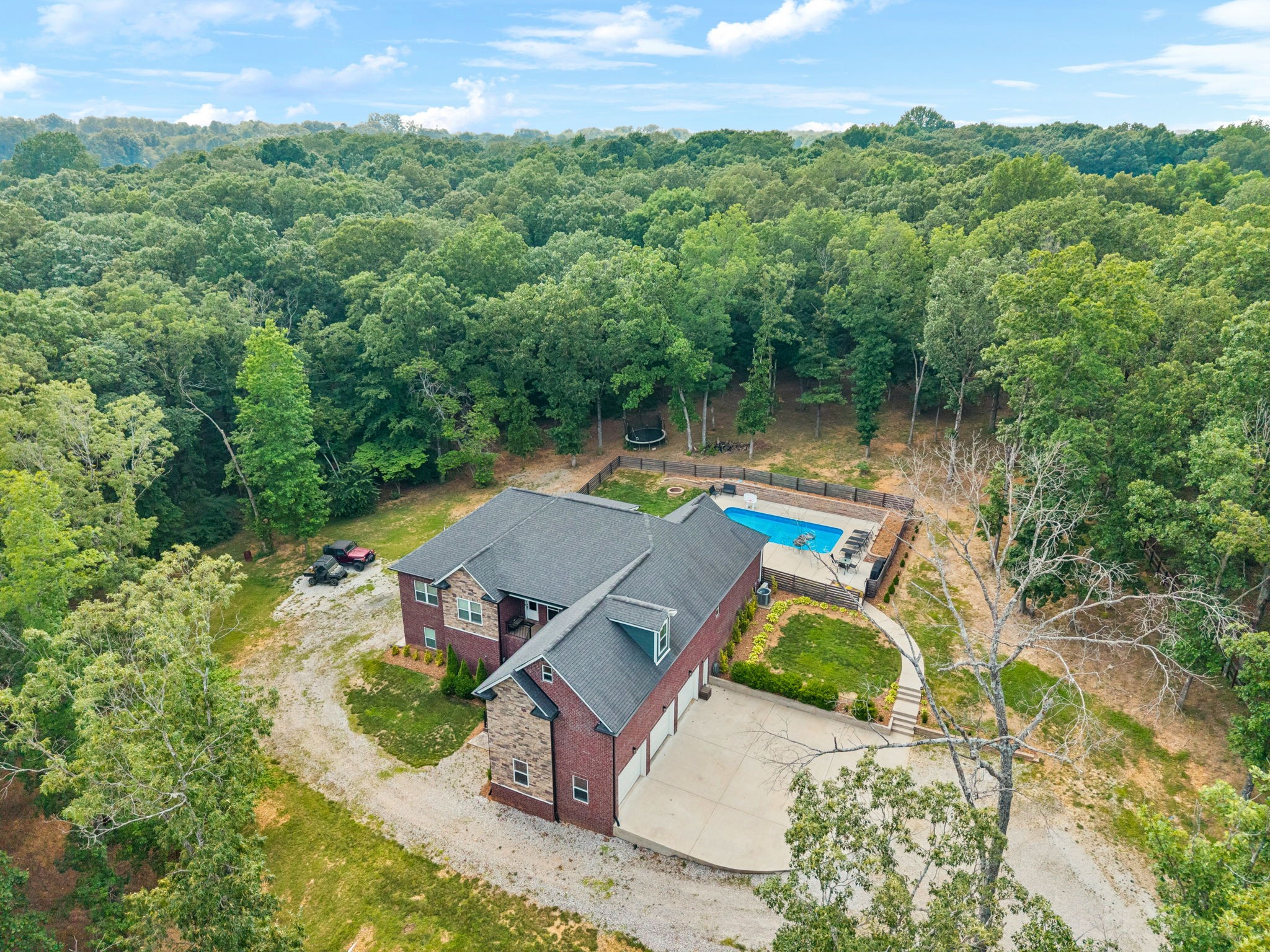 121 Regency Ln