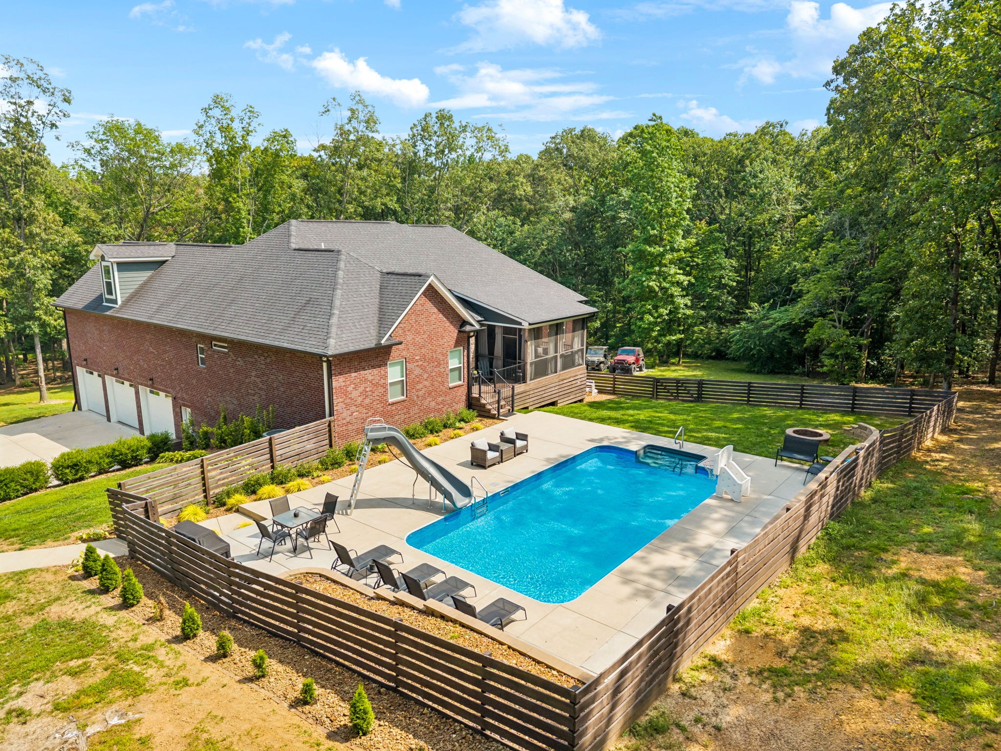 121 Regency Ln