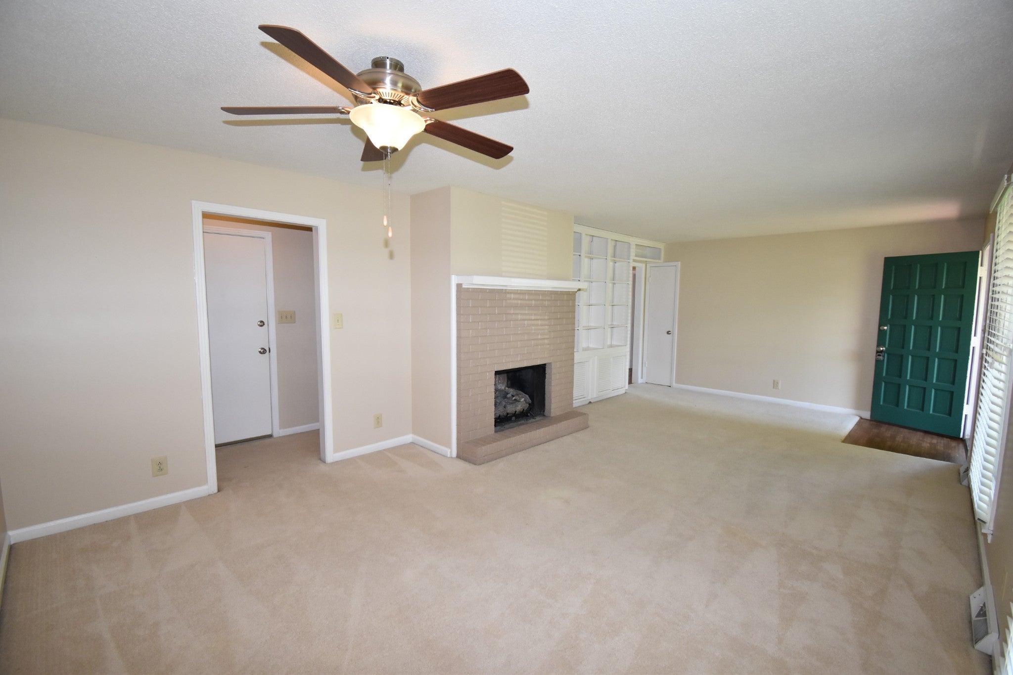 3049 Westchester Dr