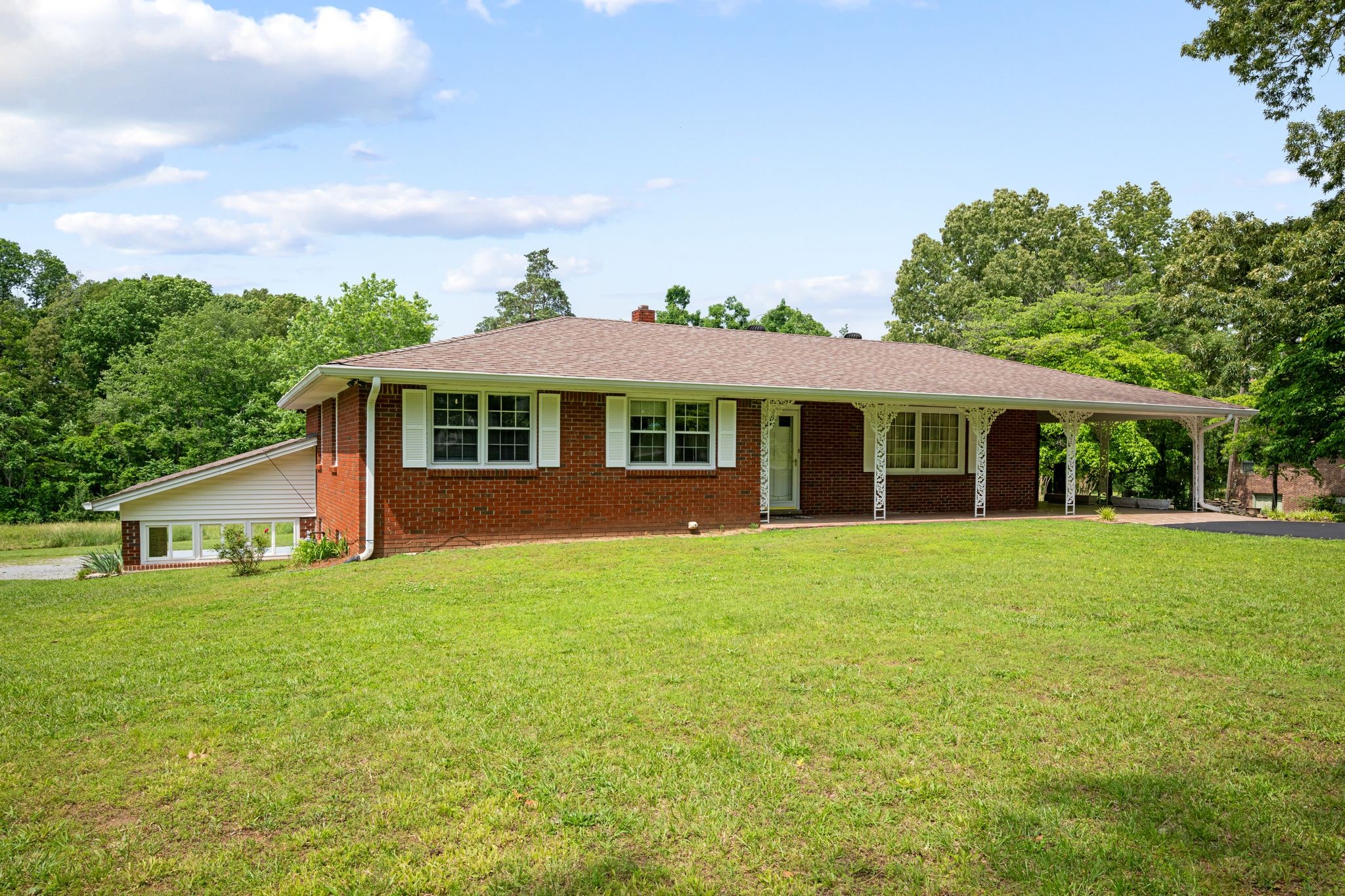 915 Taylor Circle