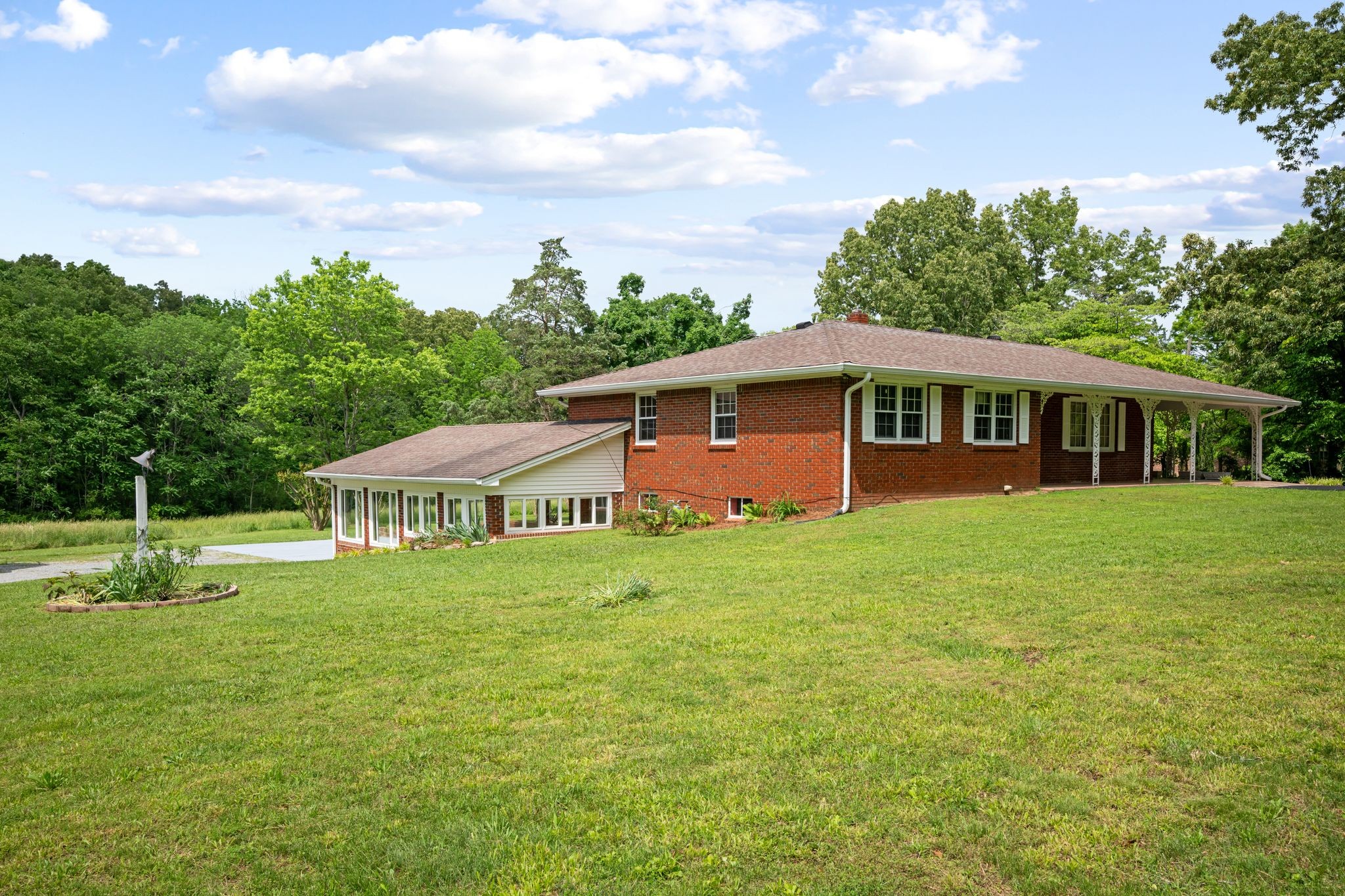 915 Taylor Circle