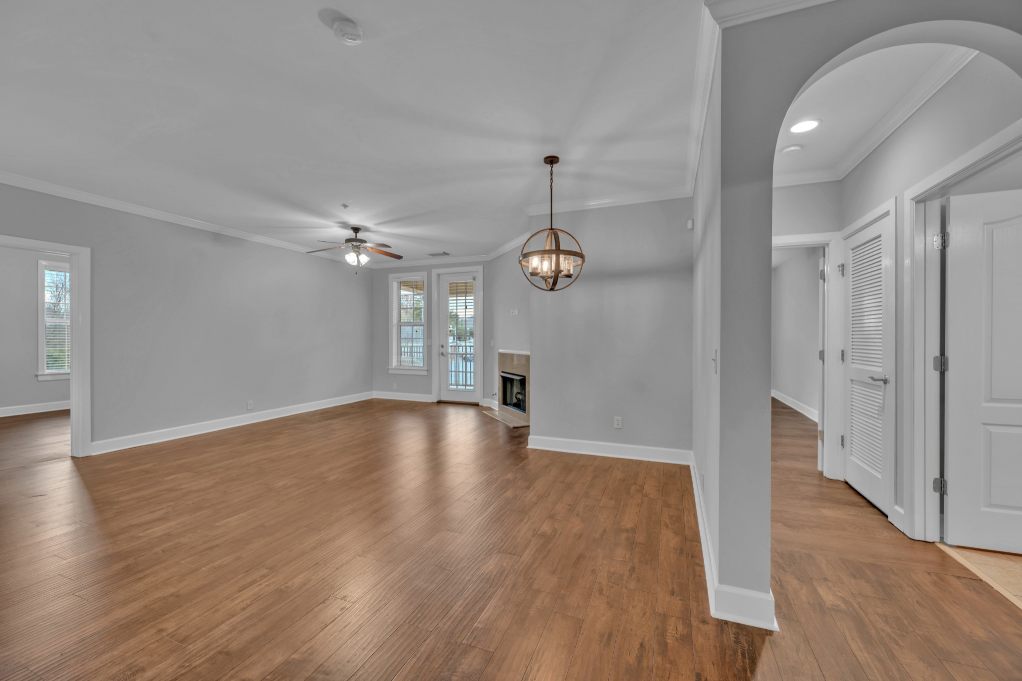 305 Seven Springs Way 302