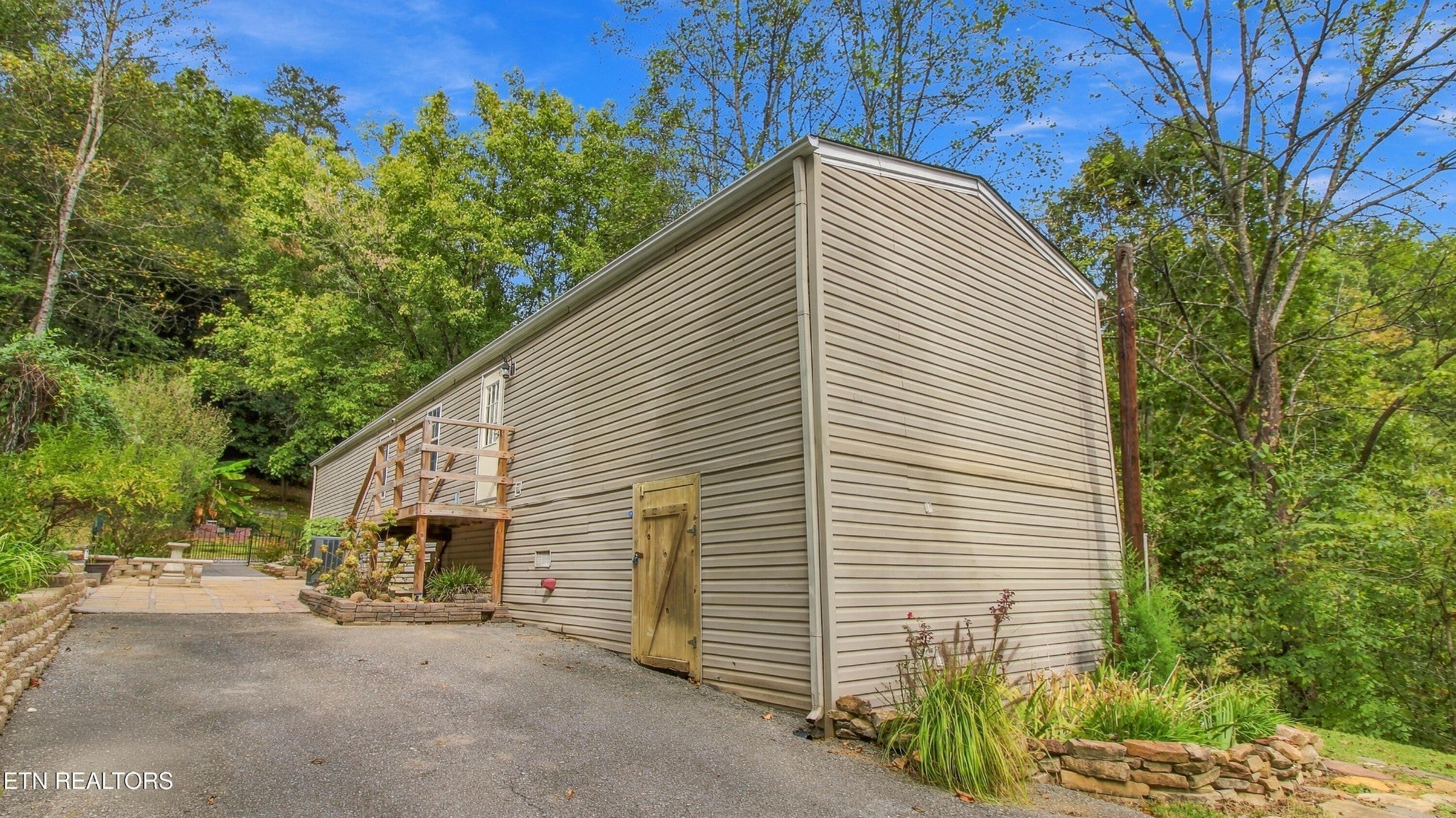 365 Lariat Lane
