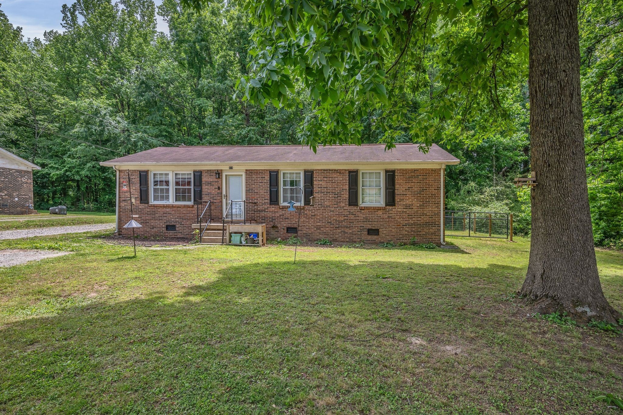 814 Cherokee Dr