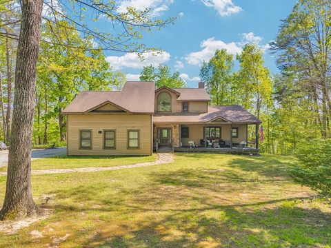 Photo of 160 Eagles Bluff Cir, Spencer, TN 38585 (MLS # 3180192)