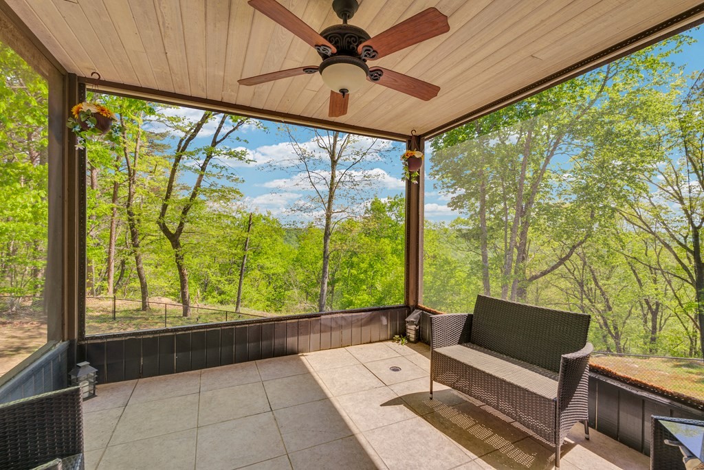 160 Eagles Bluff Cir