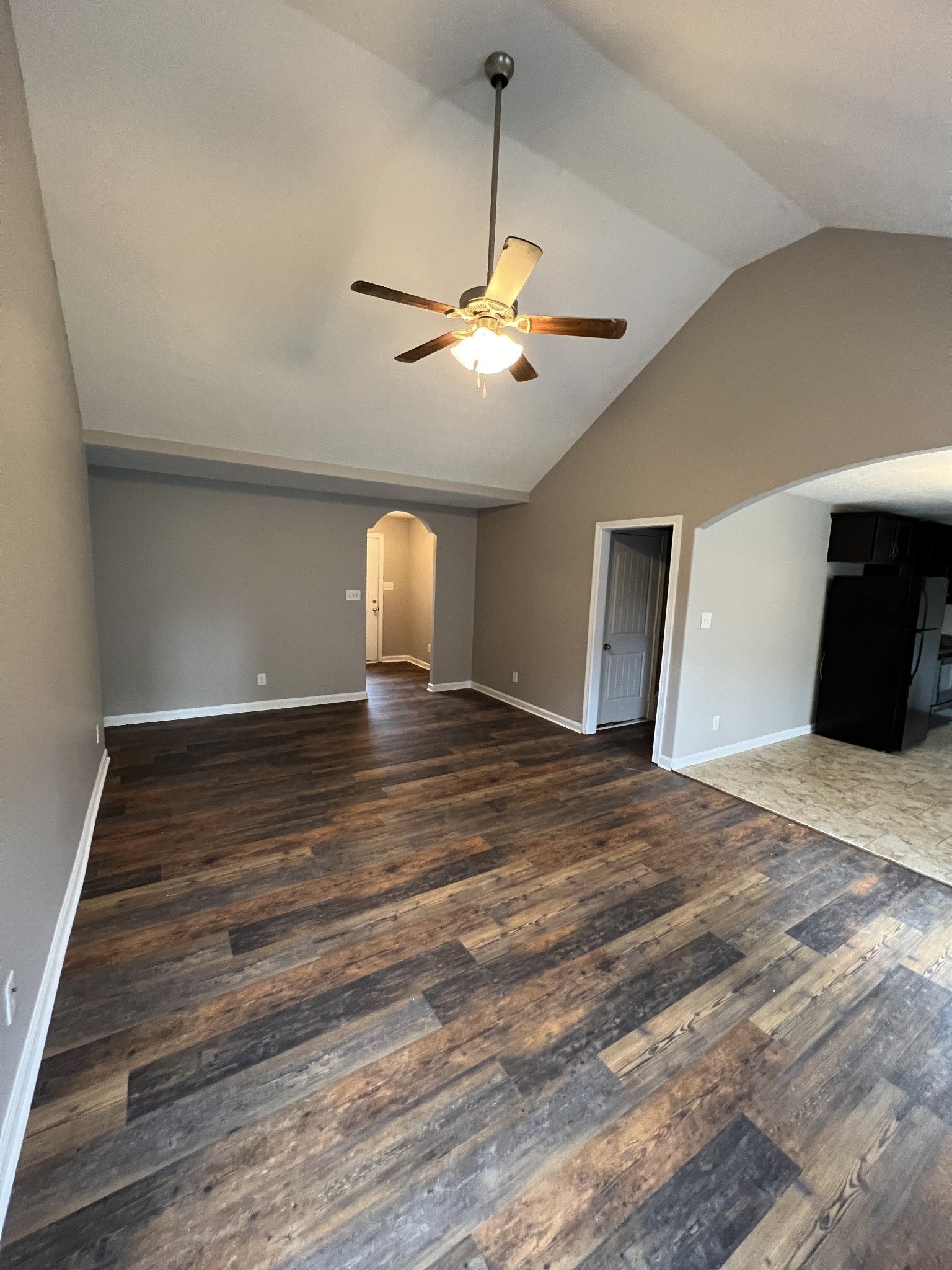 1529 Apache Way
