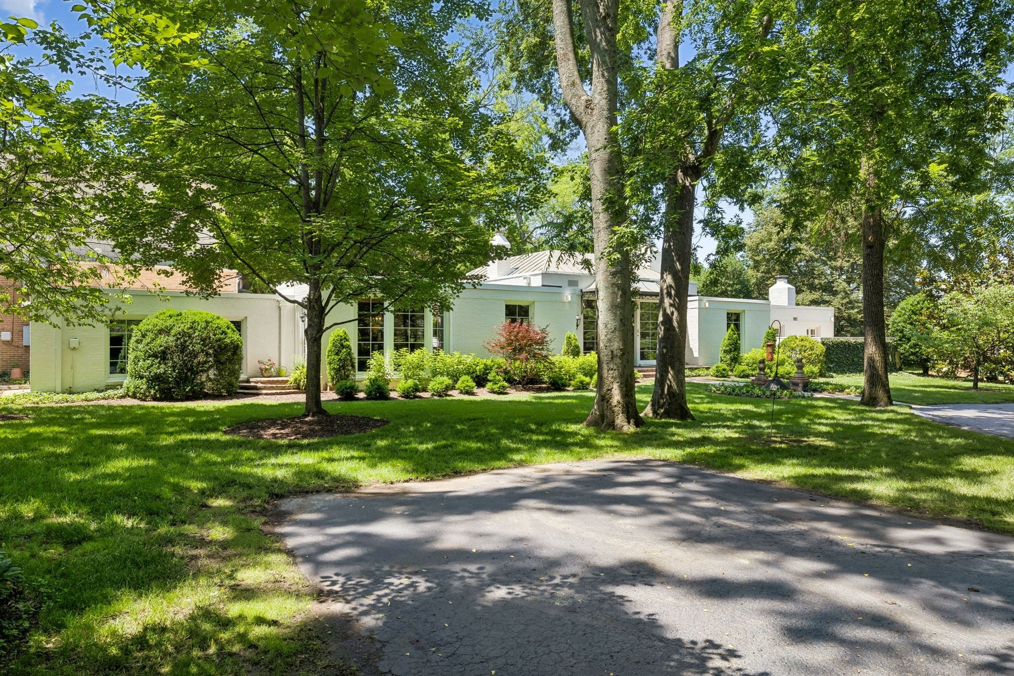 4-bed condo for sale in Nashville, TN 37215, 2200 Harding Pl 6 2200 Harding Pl 6, Nashville TN 37215 4-bed condo, photo 2 of 52