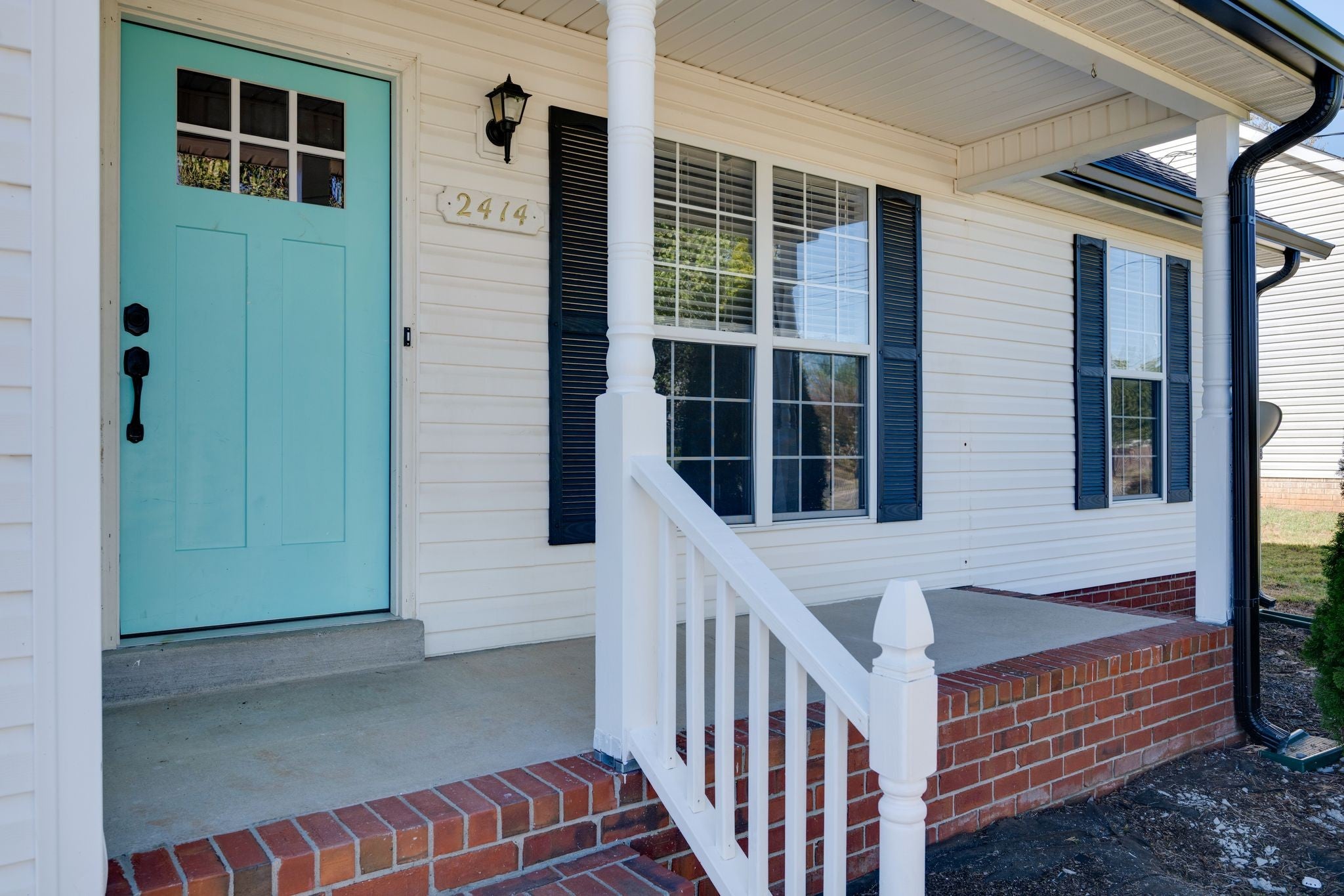 2414 Lismore Dr