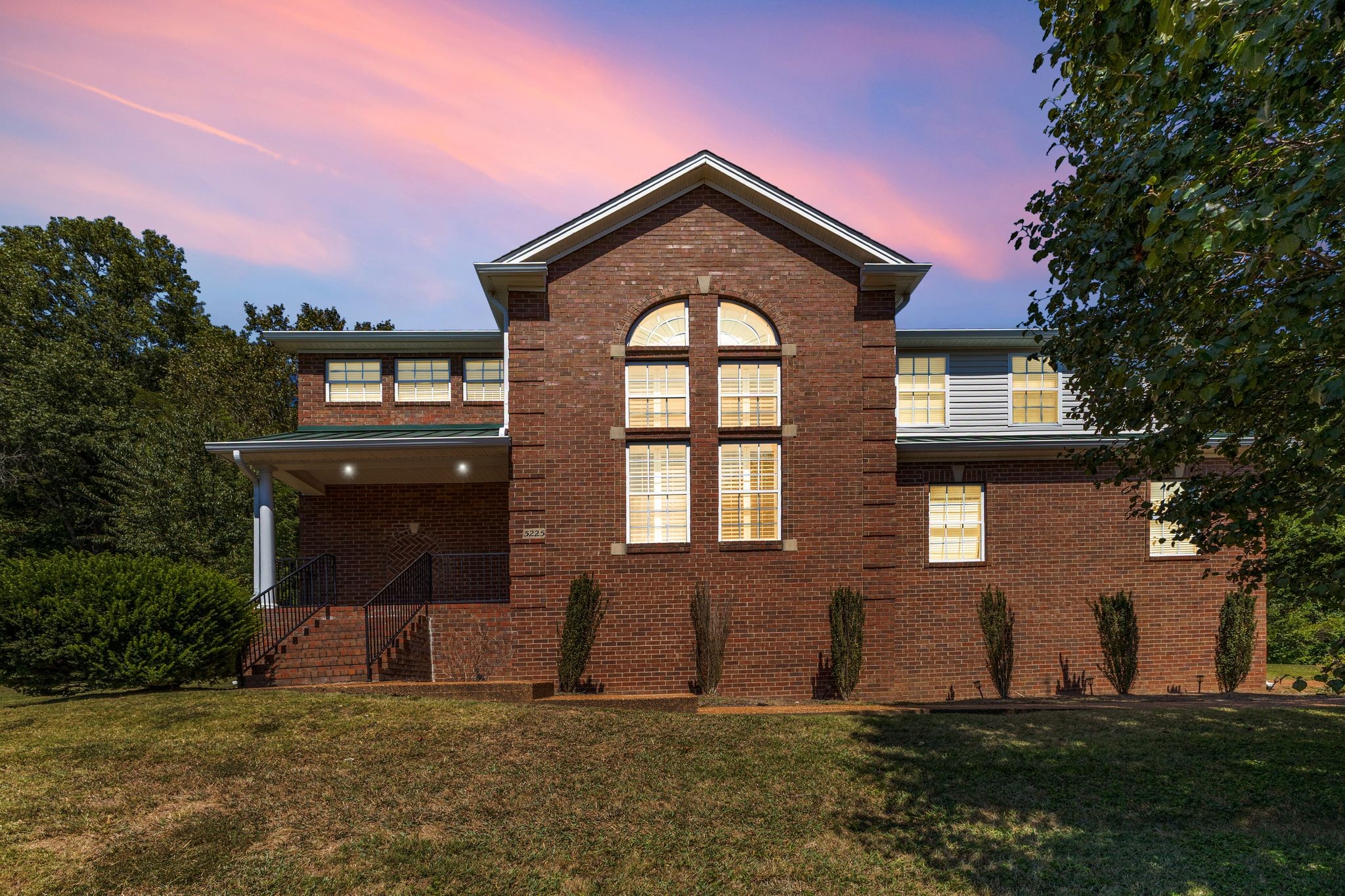 5225 Whispering Valley Dr