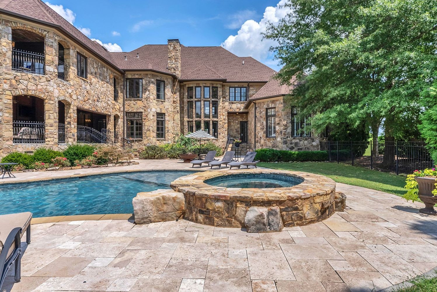 37 Colonel Winstead Dr