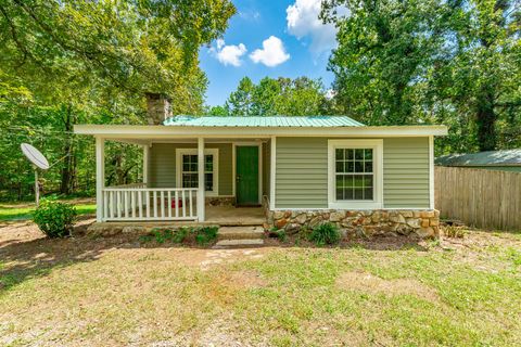 Photo of 1059 County Road 639, Mentone, AL 35984 (MLS # 3167804)