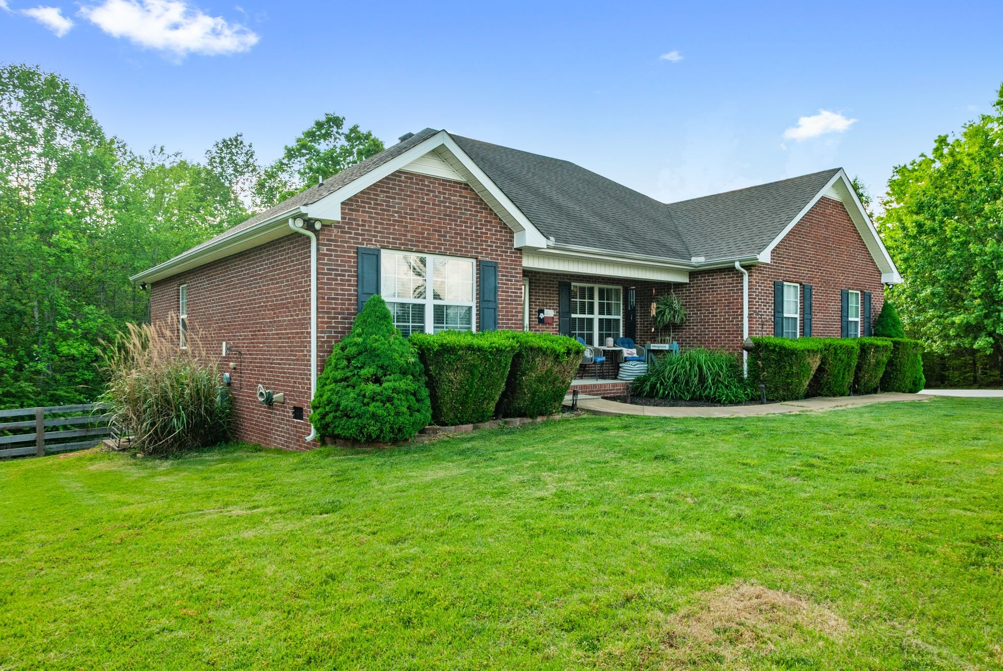 204 Commanche Dr