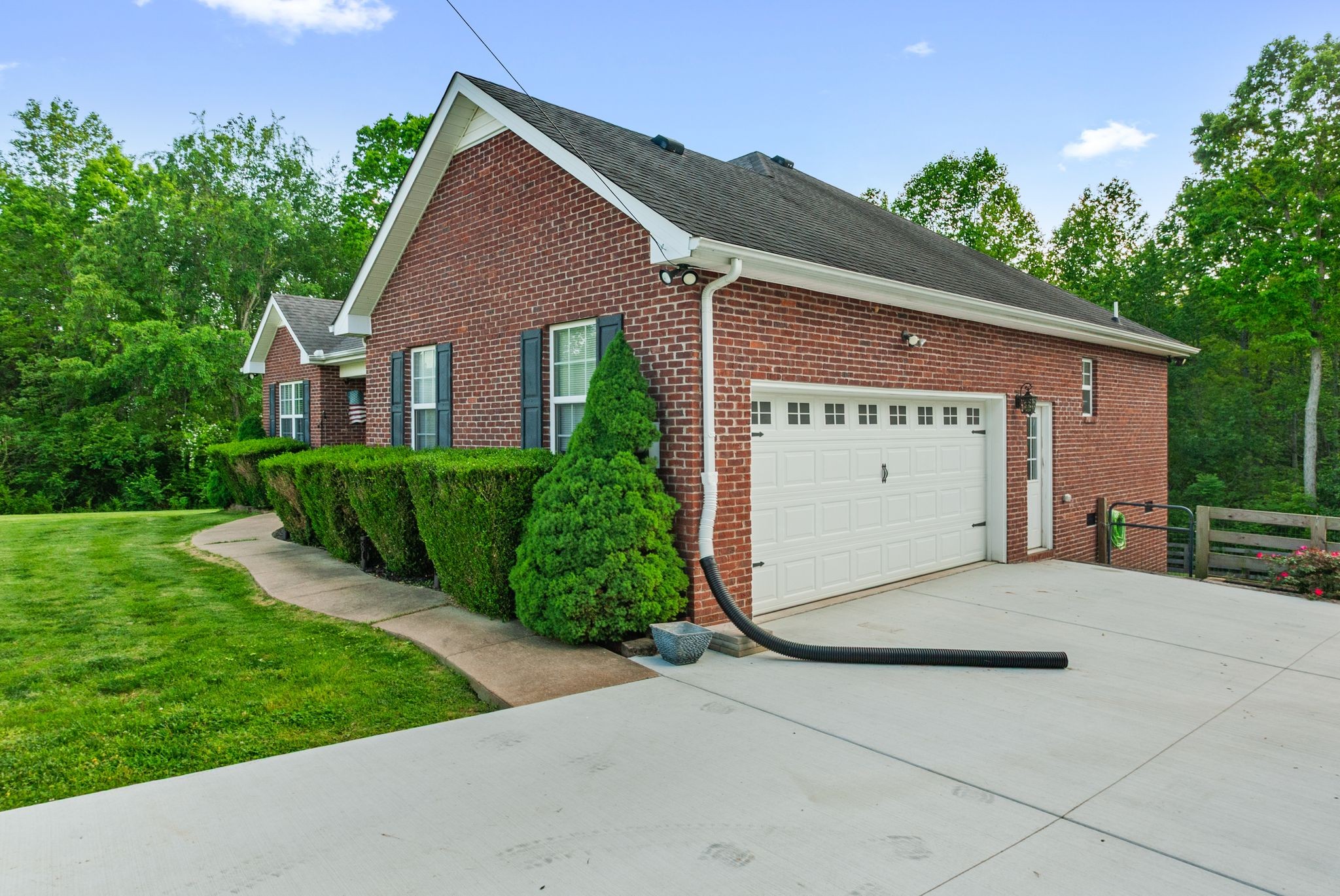 204 Commanche Dr