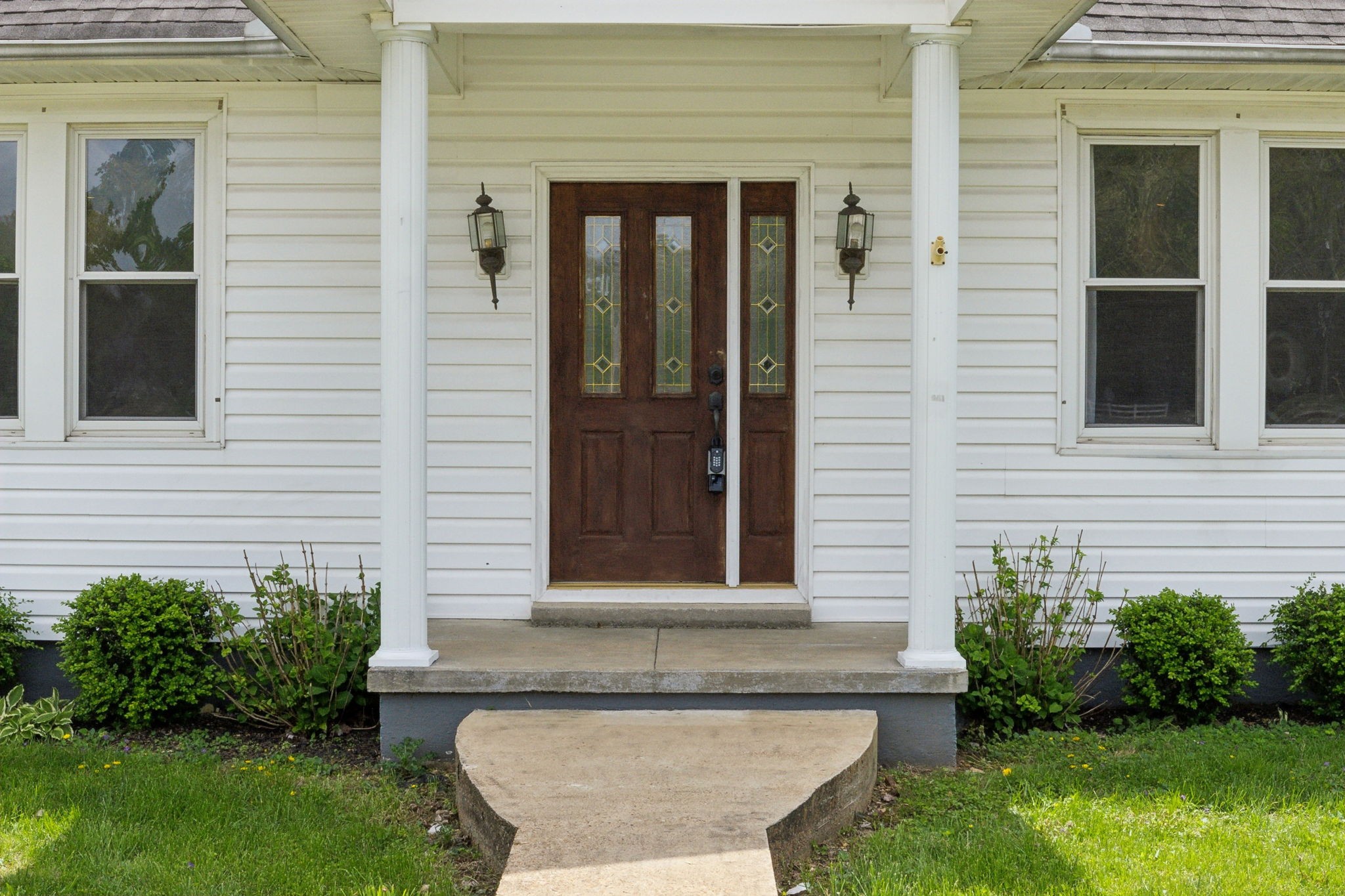 1006 E Main St