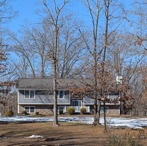 Photo of 206 Christopher Dr, Cadiz, KY 42211 (MLS # 3123541)