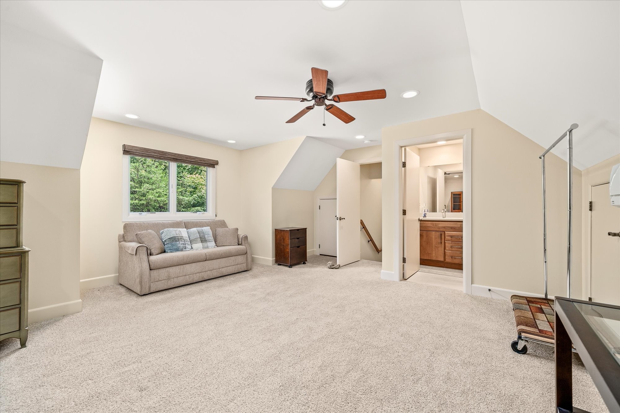 Crossville, Tennessee, 38558, United States, 4 Bedrooms Bedrooms, ,4 BathroomsBathrooms,Residential,Active,2017429