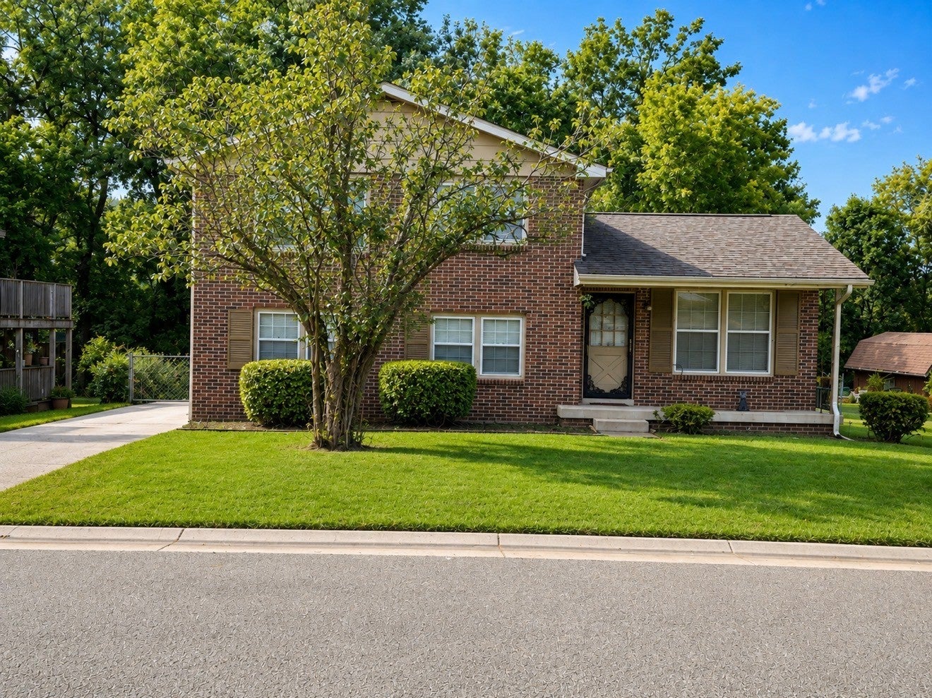 4-bed listing at 3024 Sunnyview Dr, Nashville