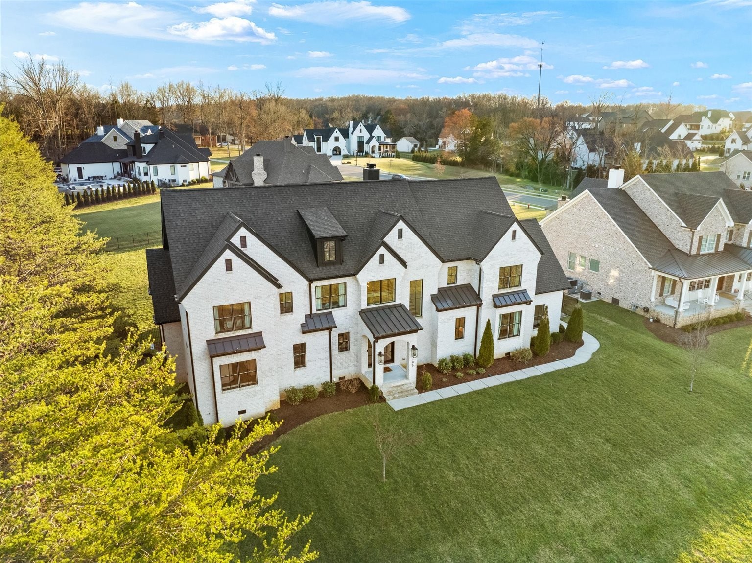 105 Stillwind Ct