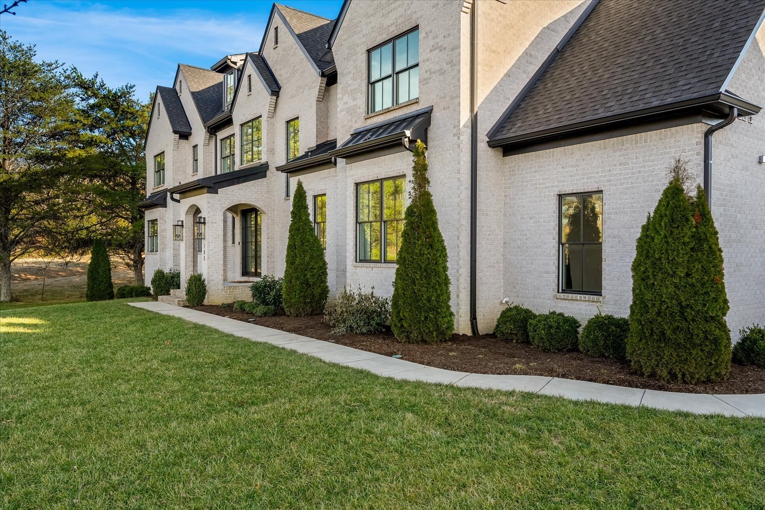 105 Stillwind Ct