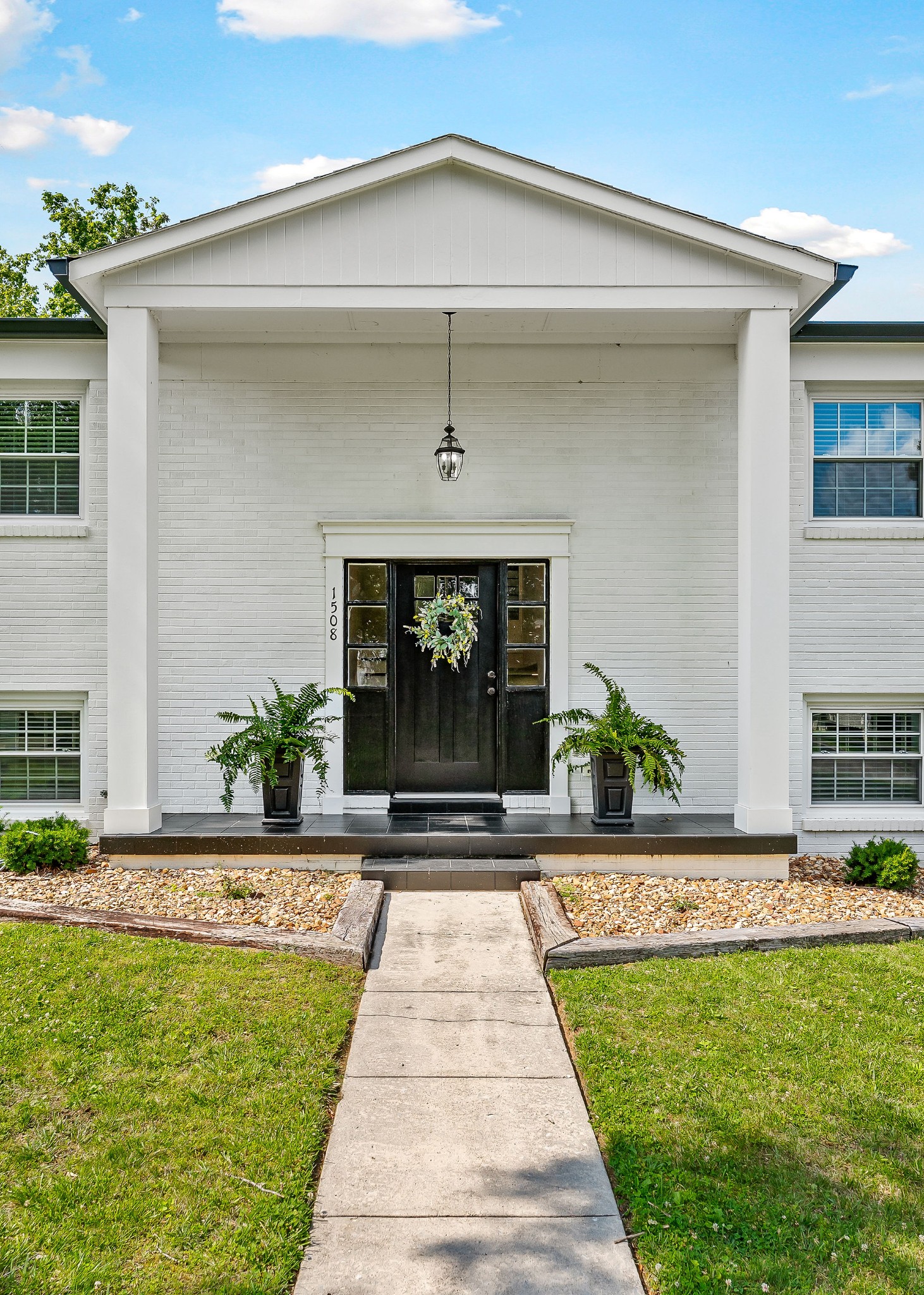 1508 Barnes Dr