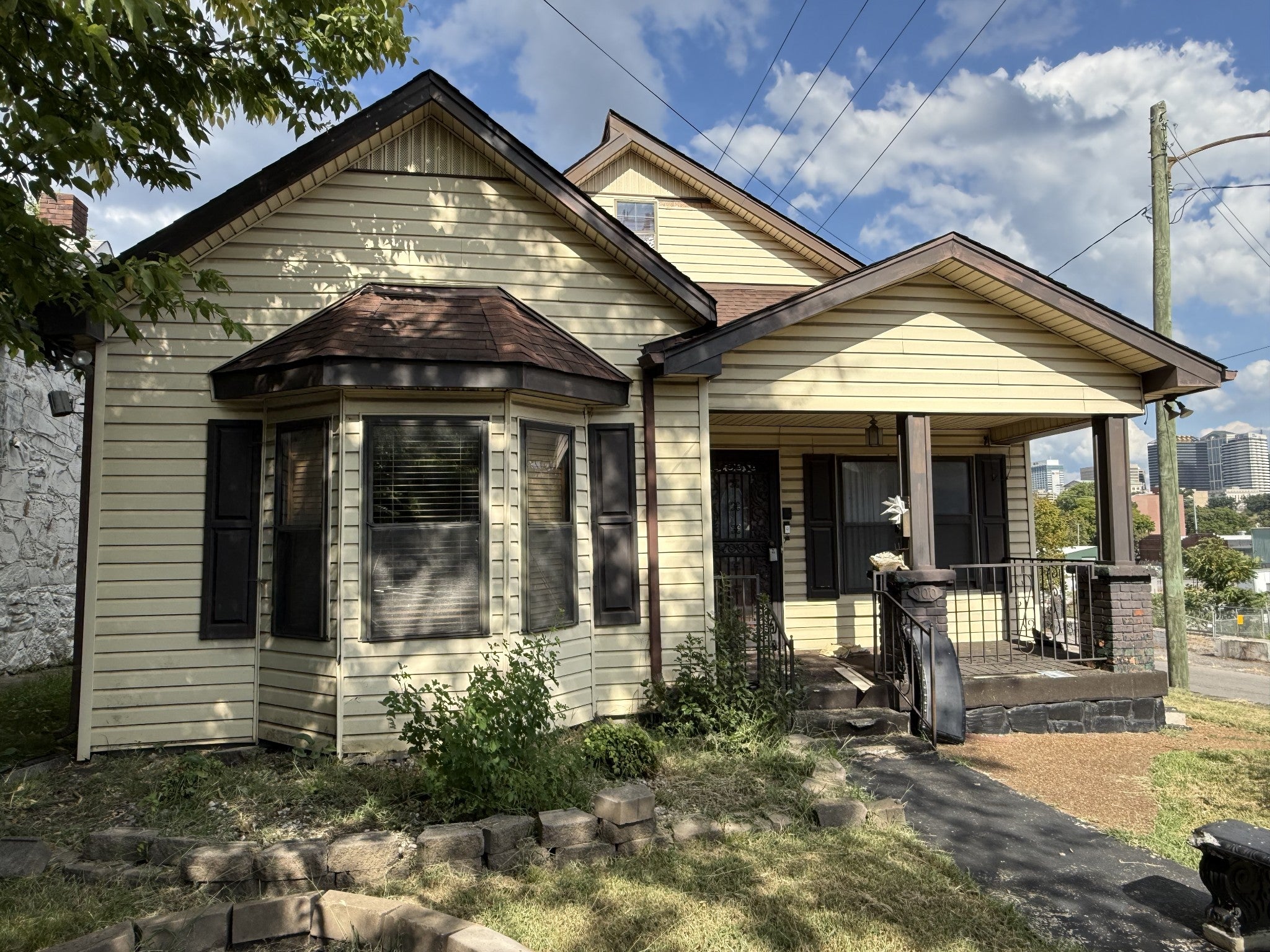 4-bed listing at 900 Morrison St, Nashville