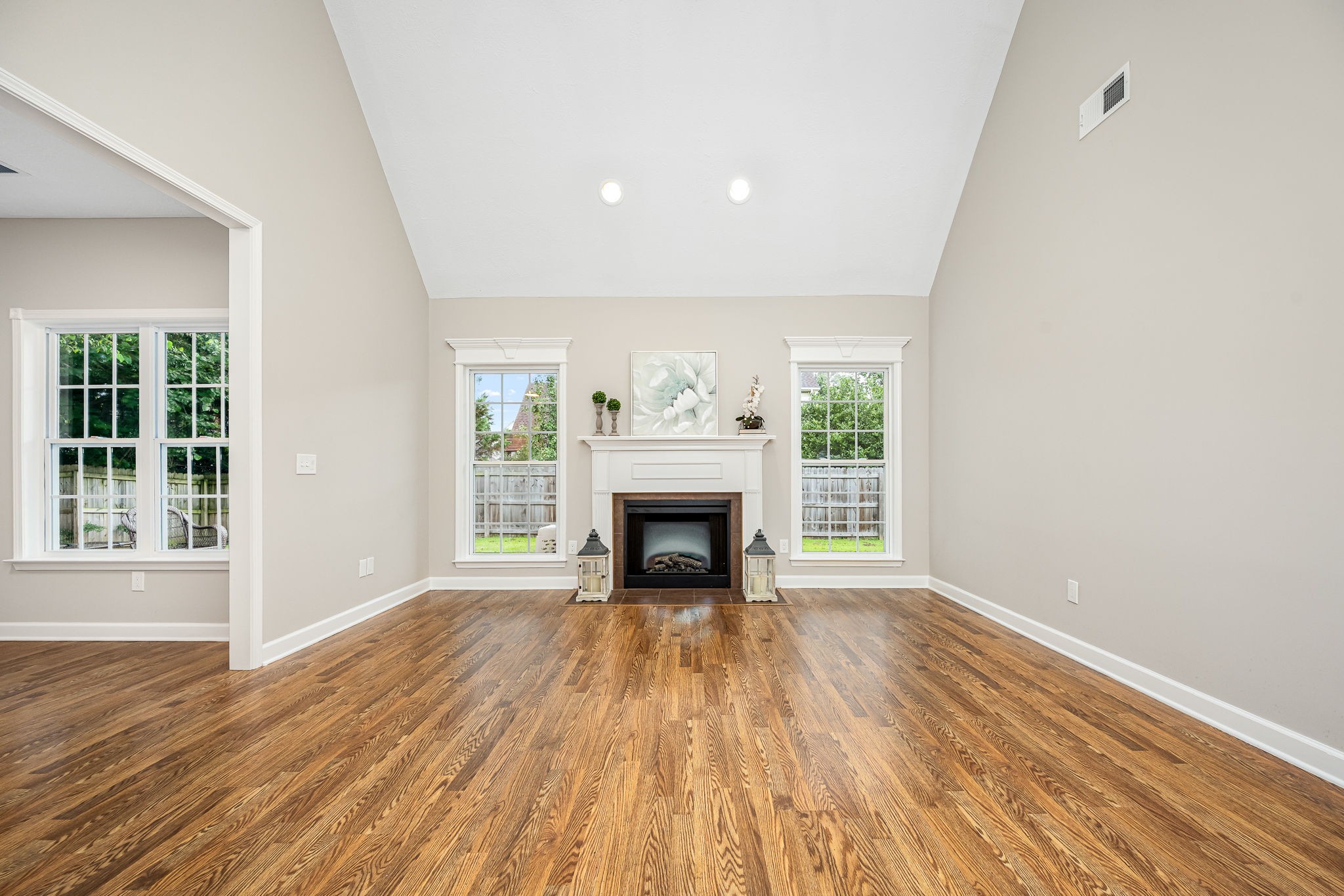 408 Titans Cir