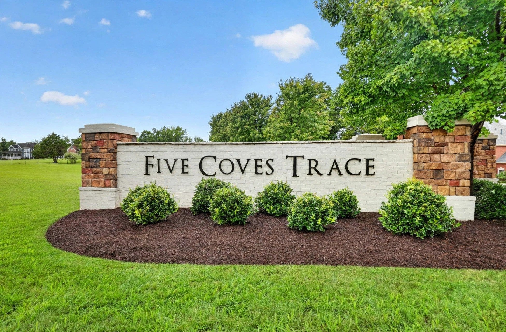 1015 Five Coves Trce