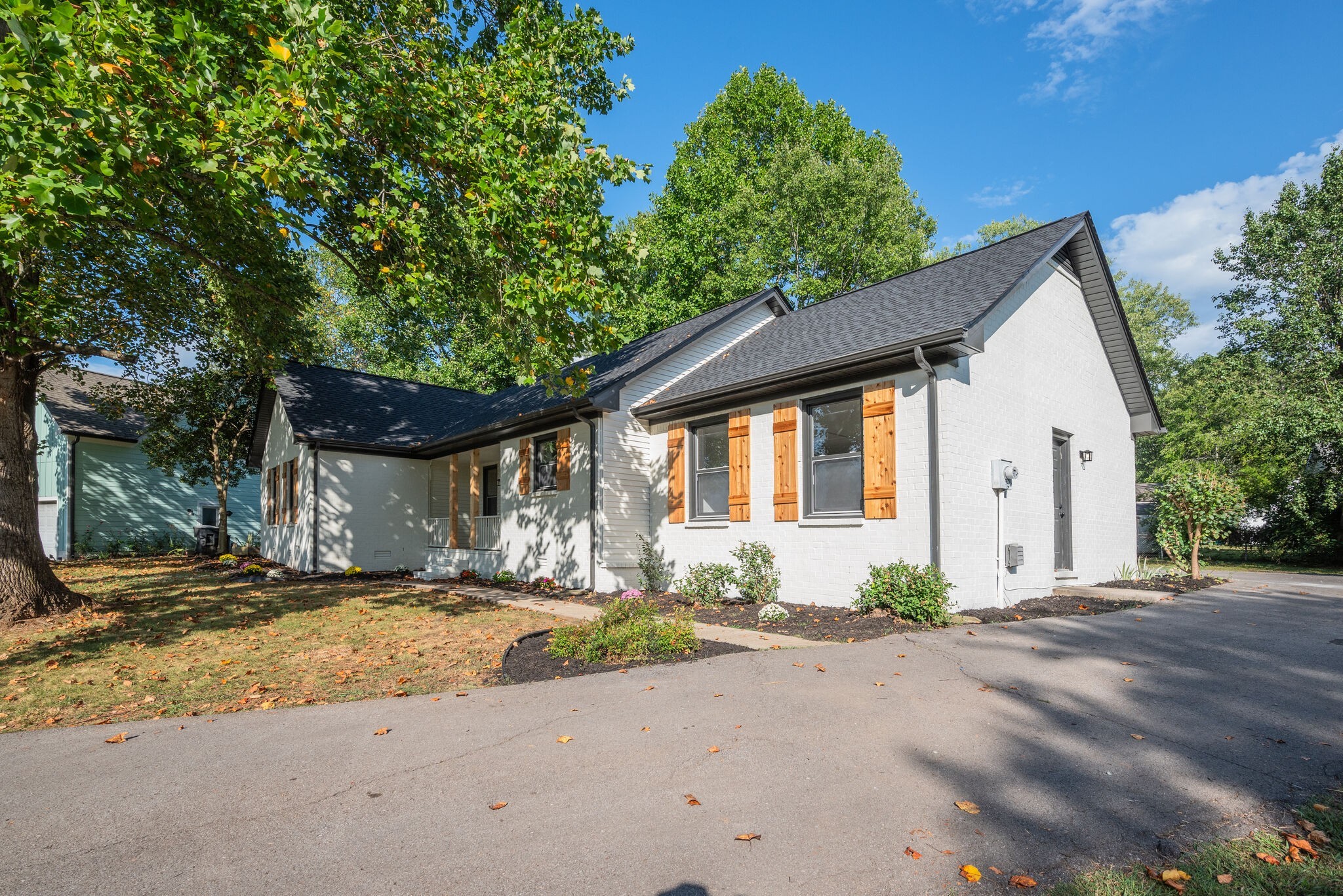 2424 Laurel Hill Ct