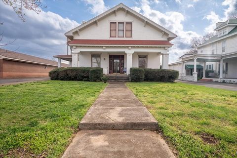 235 Pulaski St Lawrenceburg TN 38464