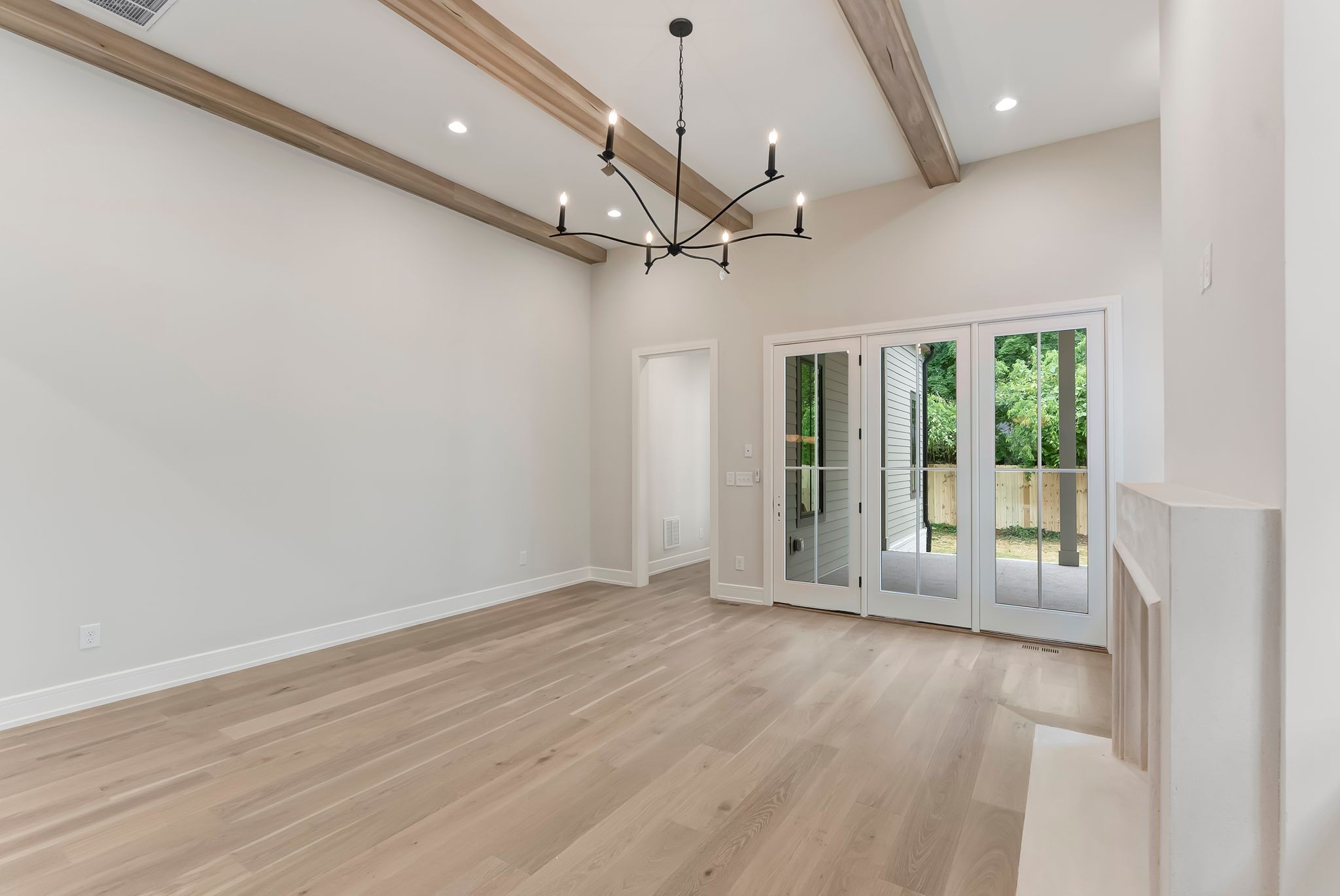2915 Vaulx Ln