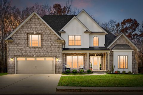 1184 Chagford Dr Clarksville TN 37043