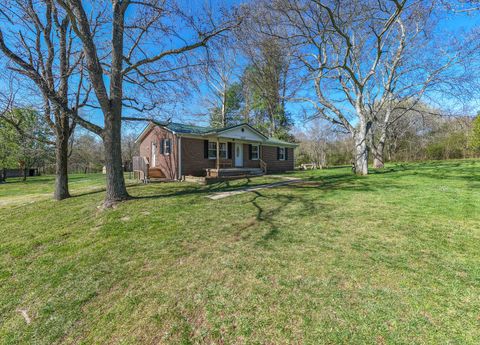 4127 Demastus Ln Columbia TN 38401