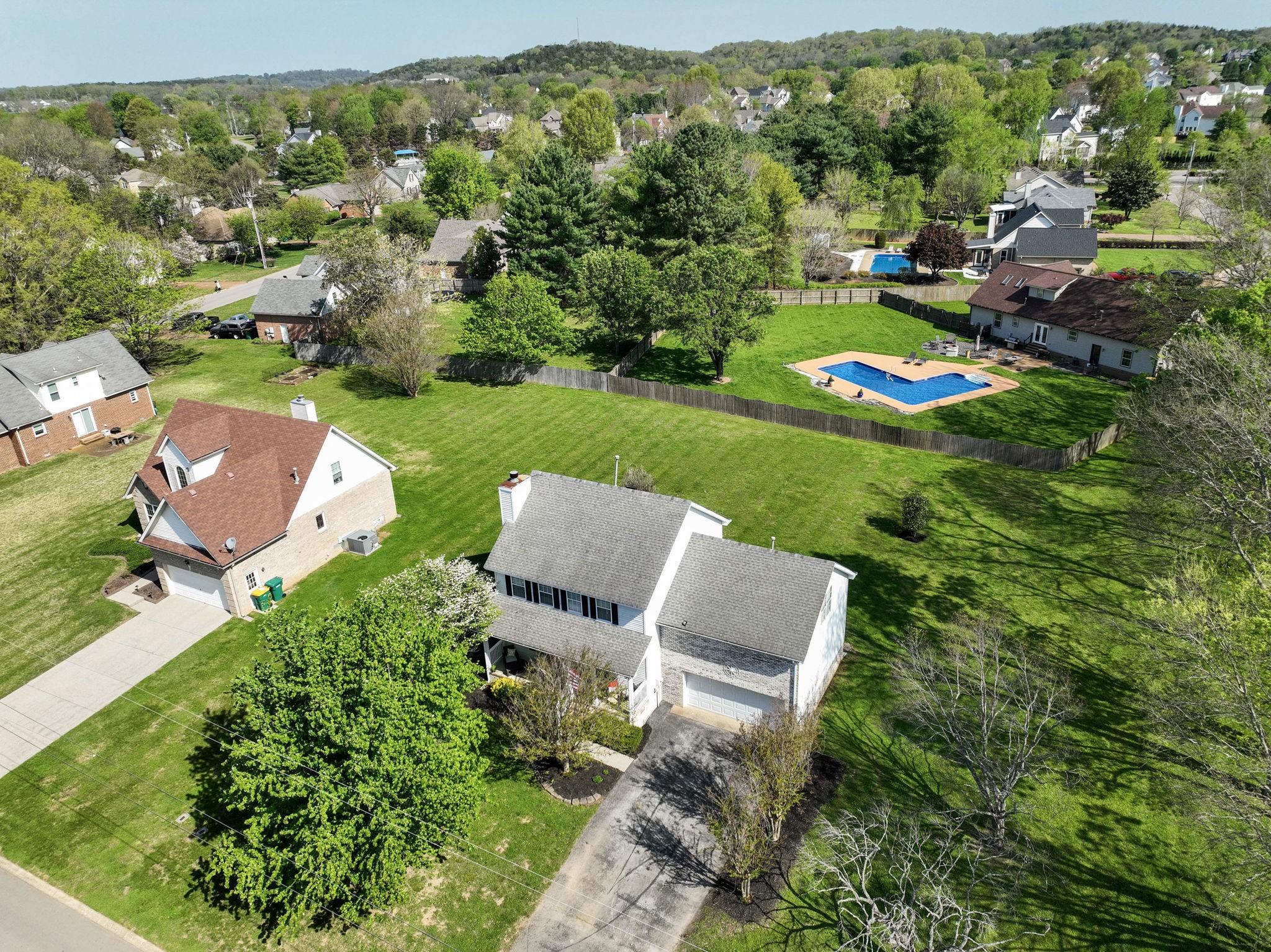 2710 Douglas Ln