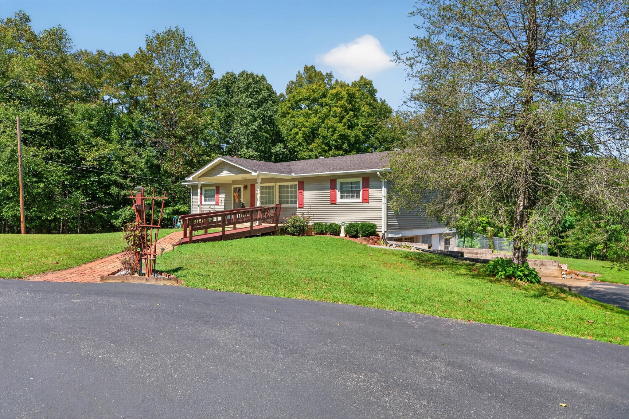 5440 Highway 49 W