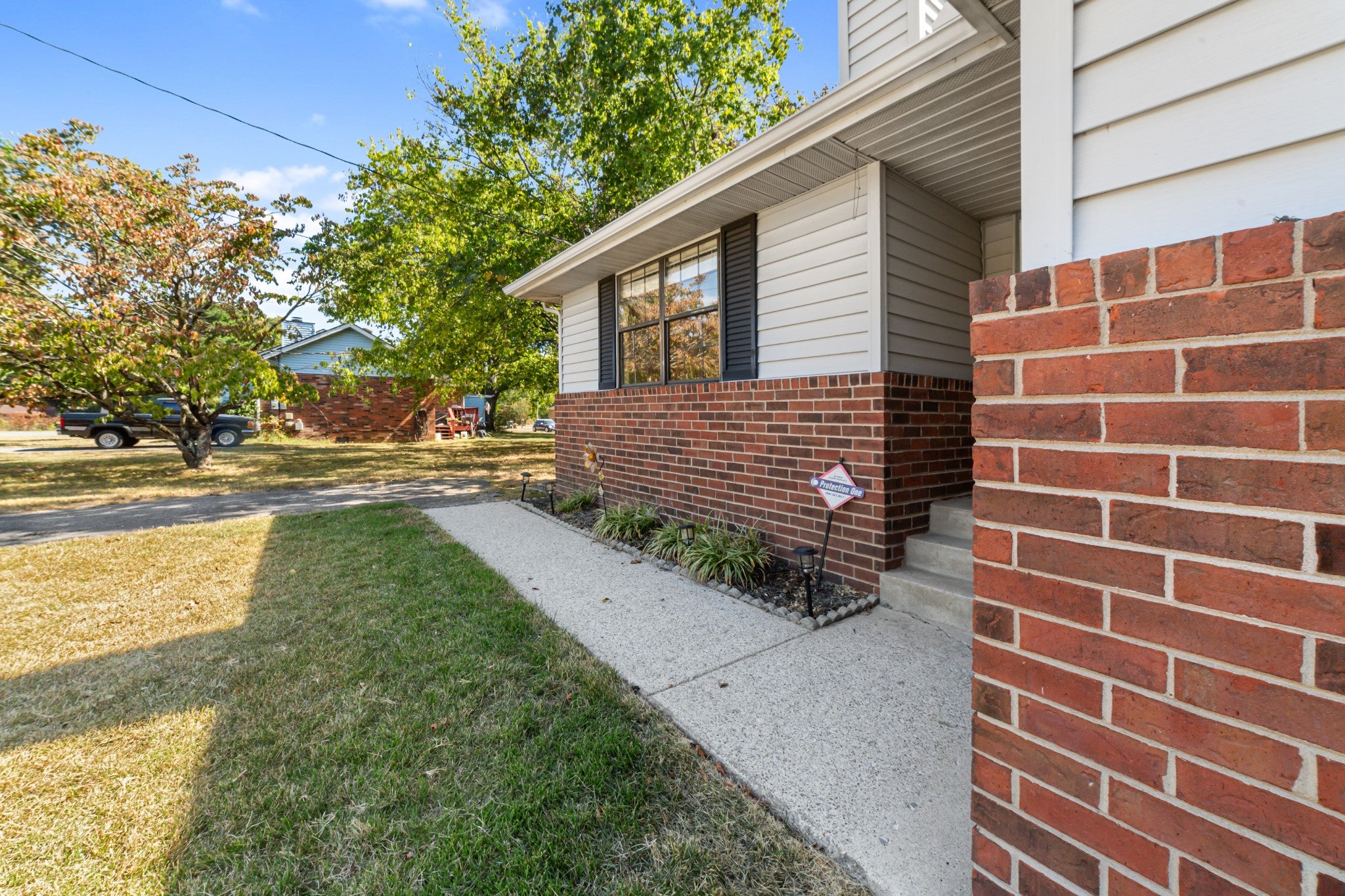 2-bed home for sale in Old Hickory, TN 37138, 4617 Woodview Cir 4617 Woodview Cir, Old Hickory TN 37138 2-bed home, photo 1 of 19