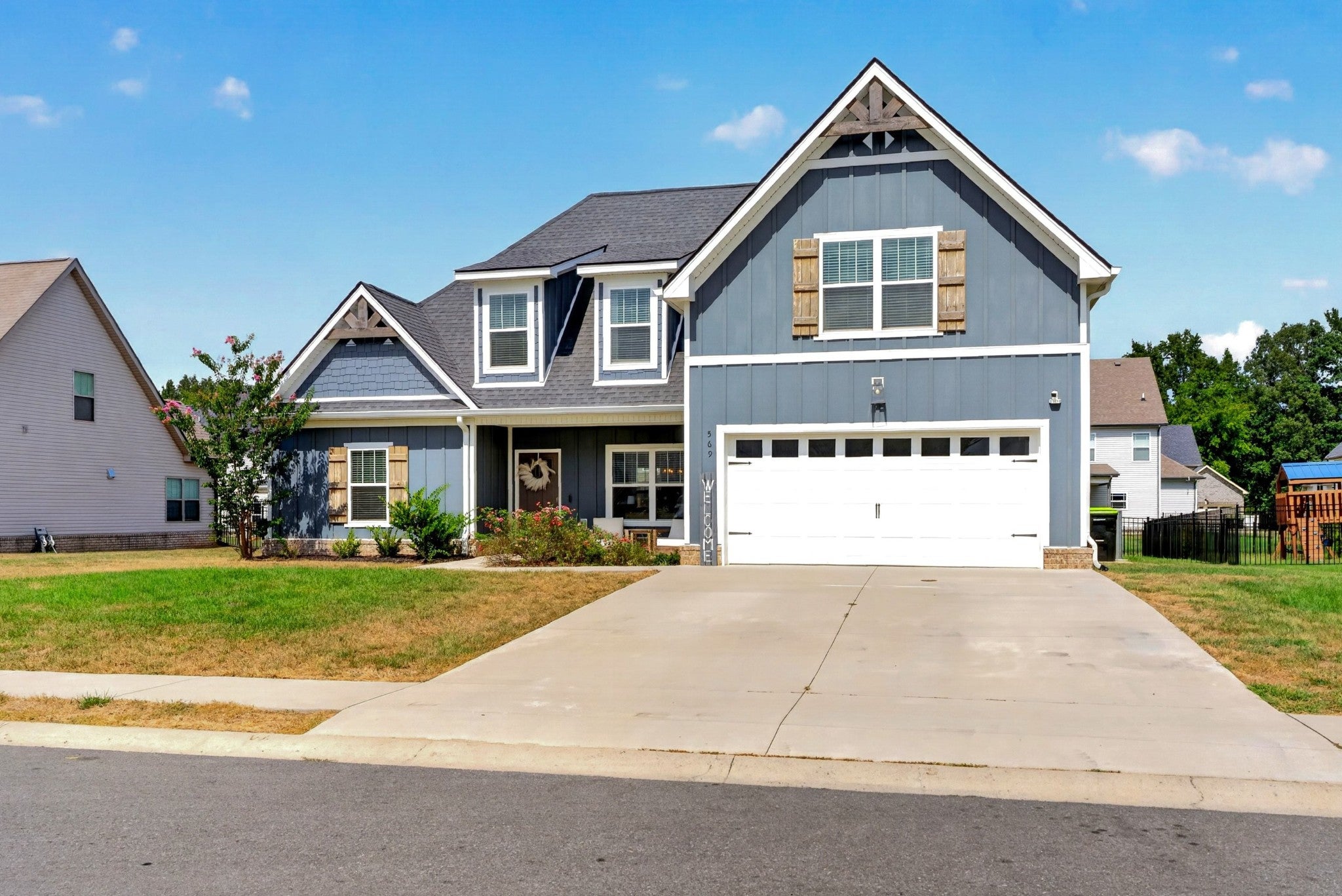 569 Bowden Dr