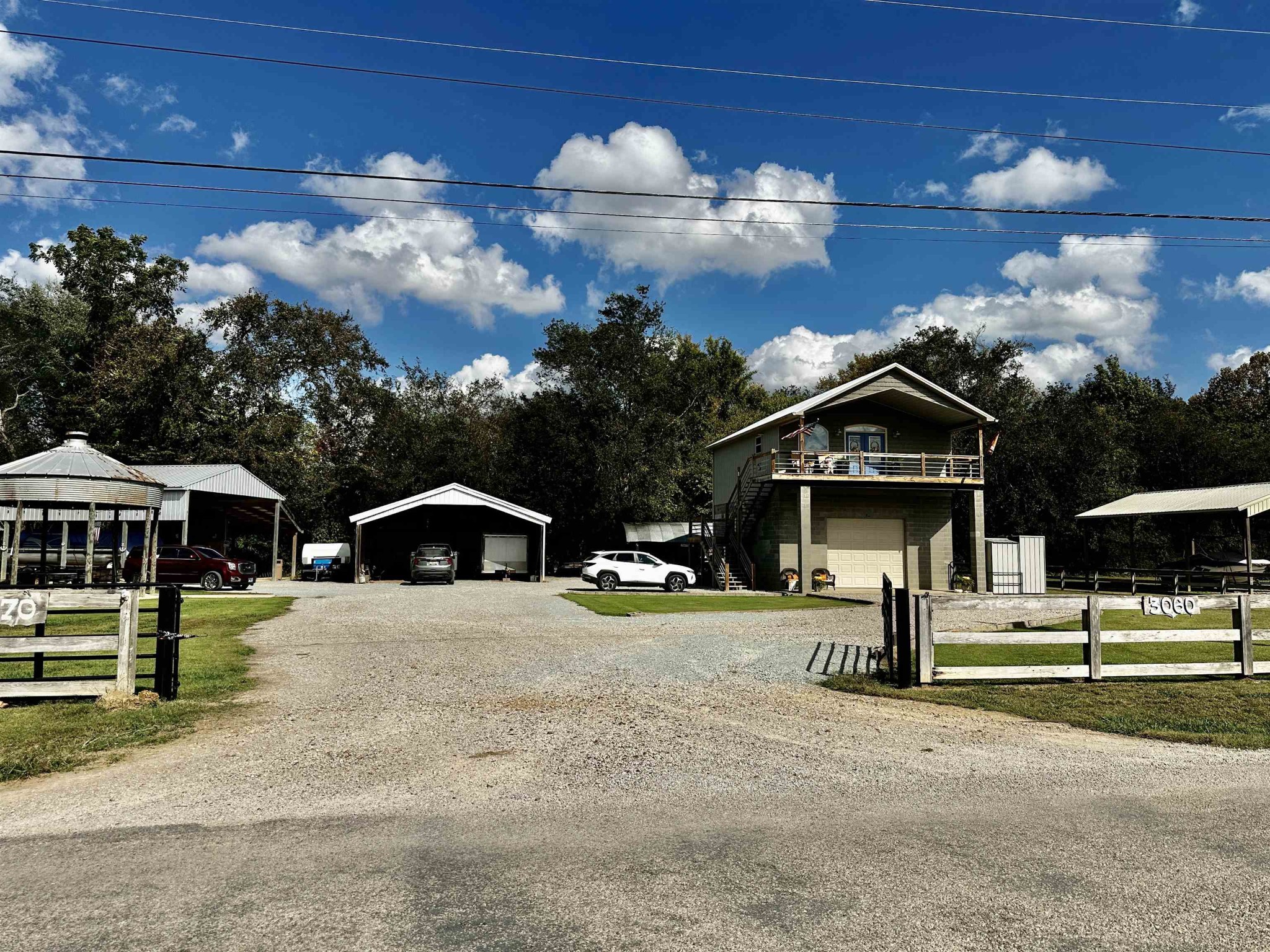 3060 CATFISH LN
