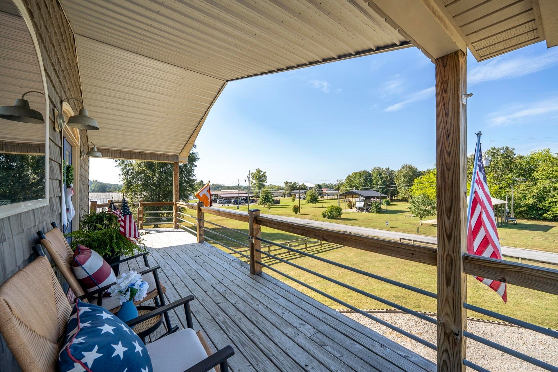 3060 CATFISH LN