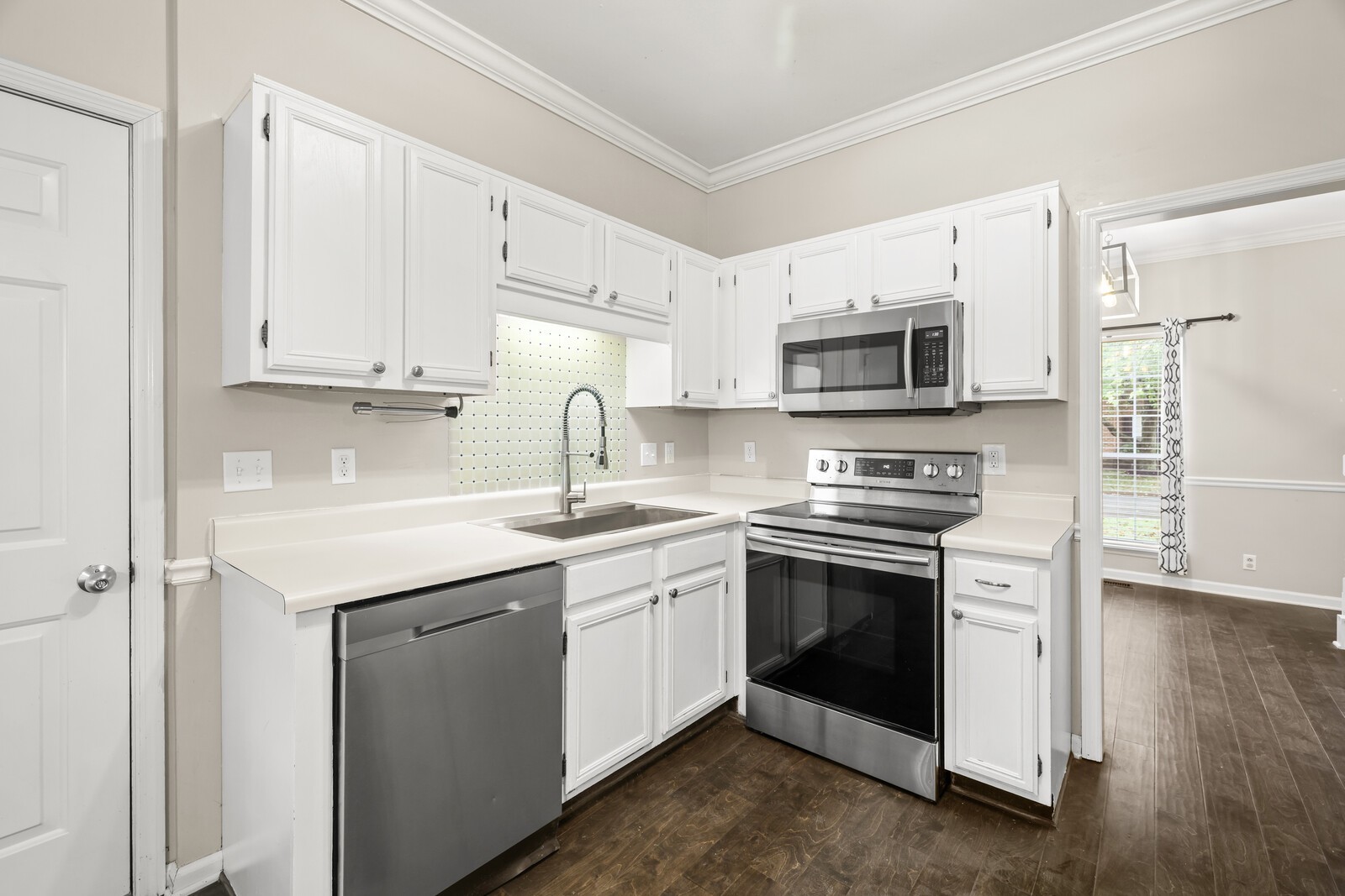 617 Independence Dr E