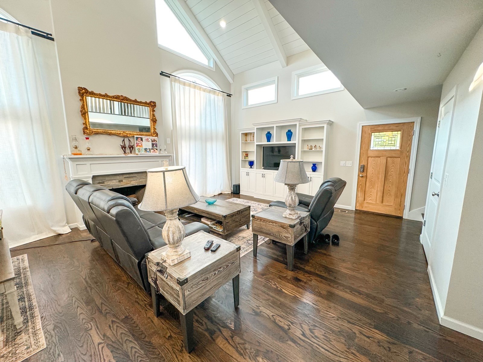 4042 Jones Hollow Road