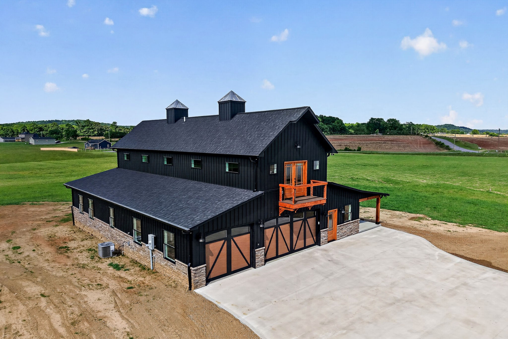 123 Cattlemans Dr