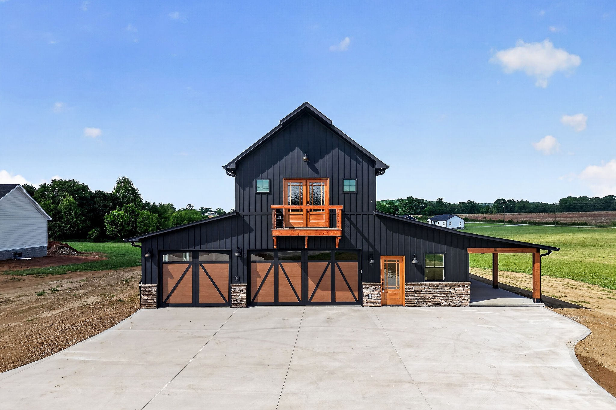 123 Cattlemans Dr