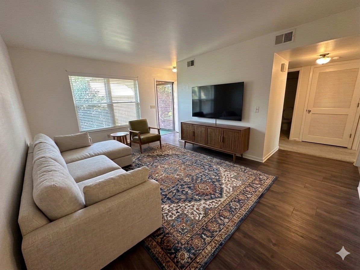 333 Deer Lake Dr