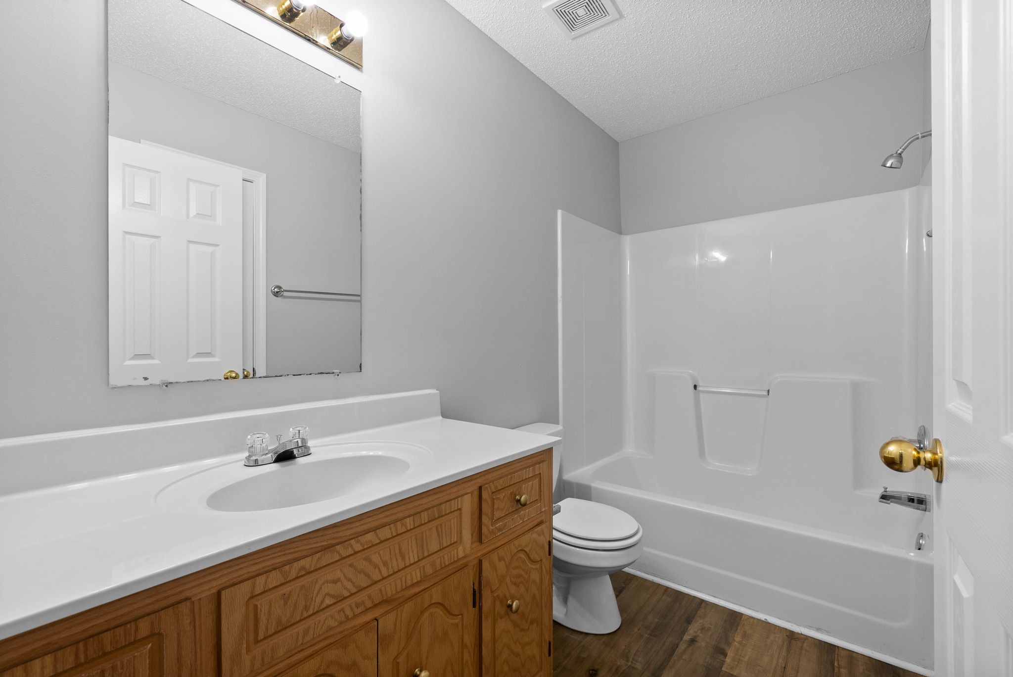 Clarksville, Tennessee 37040, United States, 3 Bedrooms Bedrooms, ,2 BathroomsBathrooms,Residential,Active,107233