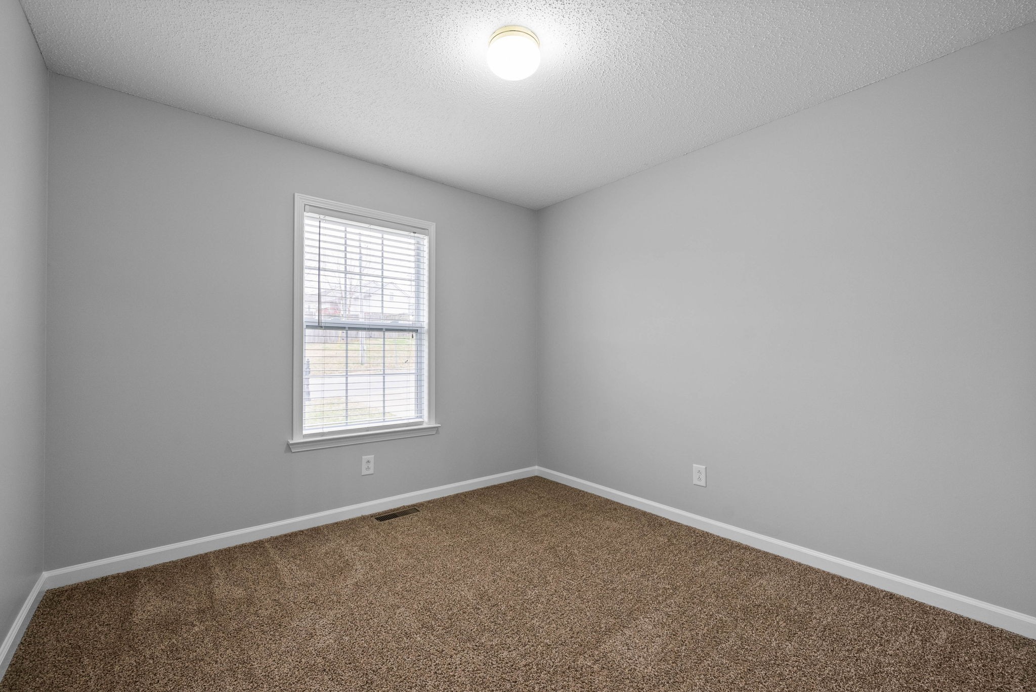 Clarksville, Tennessee 37040, United States, 3 Bedrooms Bedrooms, ,2 BathroomsBathrooms,Residential,Active,107233