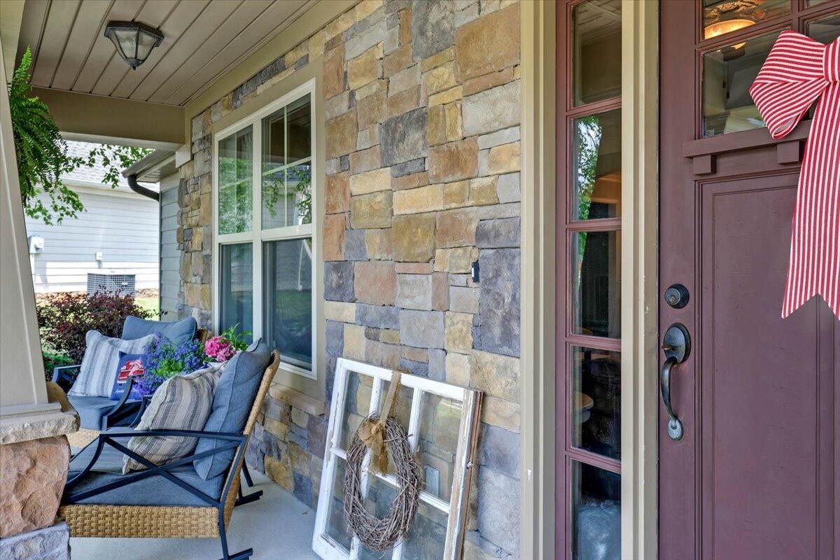 37 Bur Oak Drive